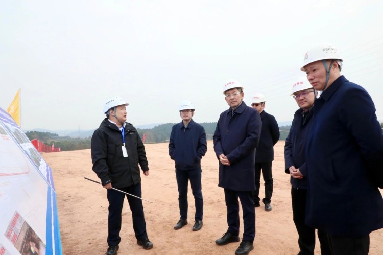 蜀道集团党委书记、董事长张正红督导广绵高速扩容项目、绵遂内铁路建设和复工复产工作