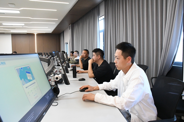蜀道集团高速公路技能人才培训中心助力雅康（泸石）公司机电运维岗位评定工作 (3)_副本.jpg